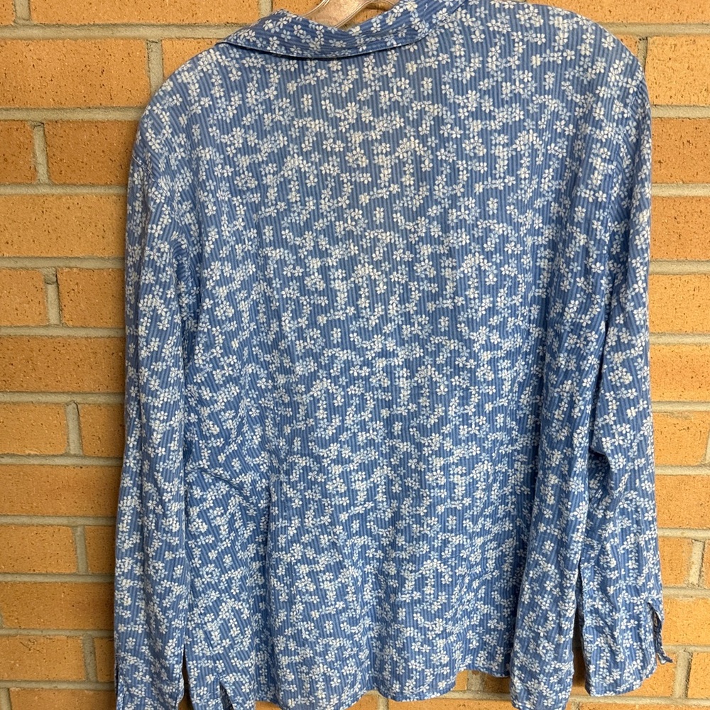 Eddie Bauer Blue Floral Button-Front Shirt - Picture 5 of 5